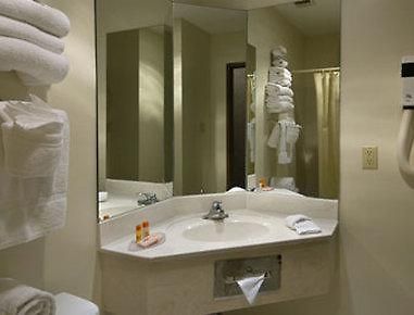 Howard Johnson Inn Tybee Island Savannah Ga חדר תמונה